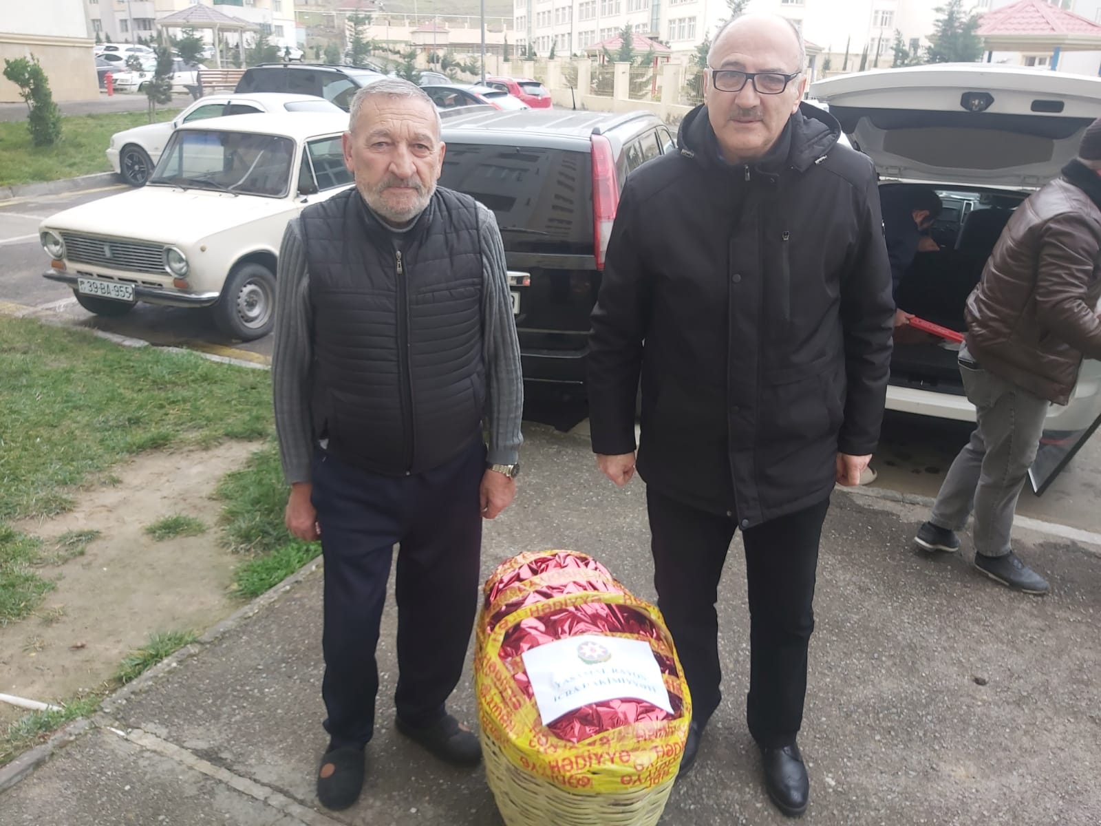 31 dekabr Dünya Azərbaycanlılarının Həmrəyliyi Günü və Yeni il münasibətilə Şəhid ailələri ziyarət edildi